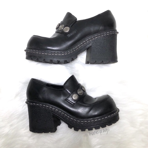 2000's platform shoes